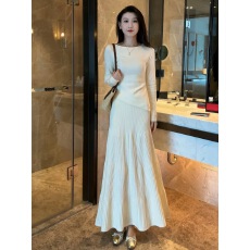 批发2025新款法式气质针织套装<b class='q'>连衣裙</b>子女秋冬季慵懒风高级感收腰长裙