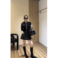 批发刘九九 重工高级感金属纽扣设计<b class='q'>短款</b>针织<b class='q'>开衫</b>+小山羊皮高腰半身裙