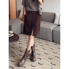 批发法式复古风深咖色灯芯绒半<b class='q'>裙</b>2025秋季美拉德时髦洋气减龄a字<b class='q'>裙</b>子