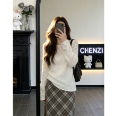 批发简约风白色<b class='q'>镂空</b>花纹针织毛衣女2025秋冬新款气质长袖上衣