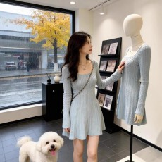 批发法式方领针织连衣裙子<b class='q'>女装</b>秋冬季2025新款小个子内搭打底包臀短裙