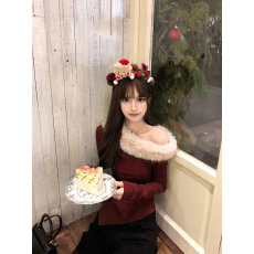 批发Cuitcuit 铃铛麋鹿 可拆卸毛领烫钻红色<b class='q'>一字肩</b><b class='q'>上衣</b>女慵懒圣诞穿搭