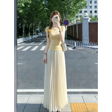 批发黄色<b class='q'>修身</b>针织短袖上衣女夏绝美穿搭一整套半身<b class='q'>裙</b>两件套装