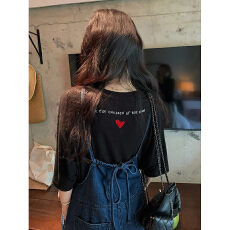 批发2026新款减龄<b class='q'>牛仔</b><b class='q'>背带裤</b>+爱心字母短袖t恤时尚两件套