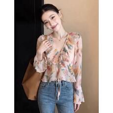 批发法式荷叶边V领碎花雪纺衬衫2026春季新款高级感喇叭袖娃娃衫上衣