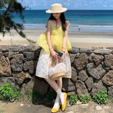 批发2026新款高级感大方得体巨好看的夏装一整套黄色吊带上衣套装<b class='q'>裙</b>女