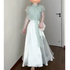 批发2025超火夏装一整套时尚减龄温柔风盐系轻熟绝美连衣<b class='q'>裙</b>子两件套装