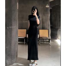 批发赫本风黑色短袖连衣<b class='q'>裙</b>女春季2026新款气质修身显瘦包臀<b class='q'>裙</b>