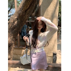 批发早春穿搭一整套女2026新款慵懒风紫色<b class='q'>长袖</b><b class='q'>针织衫</b>气质短裙两件套