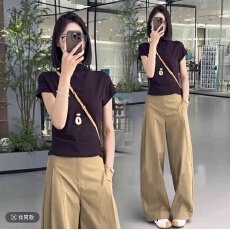 批发短袖T恤加卡其色弯刀休闲裤<b class='q'>套装</b>