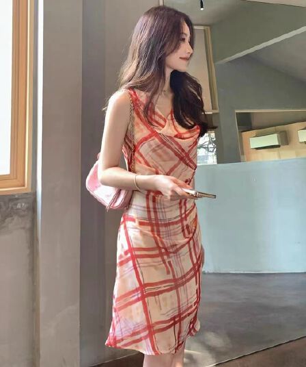 프랑스식 빨간색 체크무늬 흔들다 칼라 민소매 여성 드레스 2026 여름 새로운 레트로 품격 허리 수축 슬림해 보이는 치마