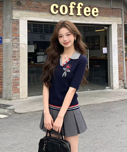 한 부서 몸매 가꾸기 슬림해 보이는 니트 스웨터 여성 배색 폴로 칼라 중간 소매 휘장 장식 스트라이프 밑단 출퇴근 다용도 맨위