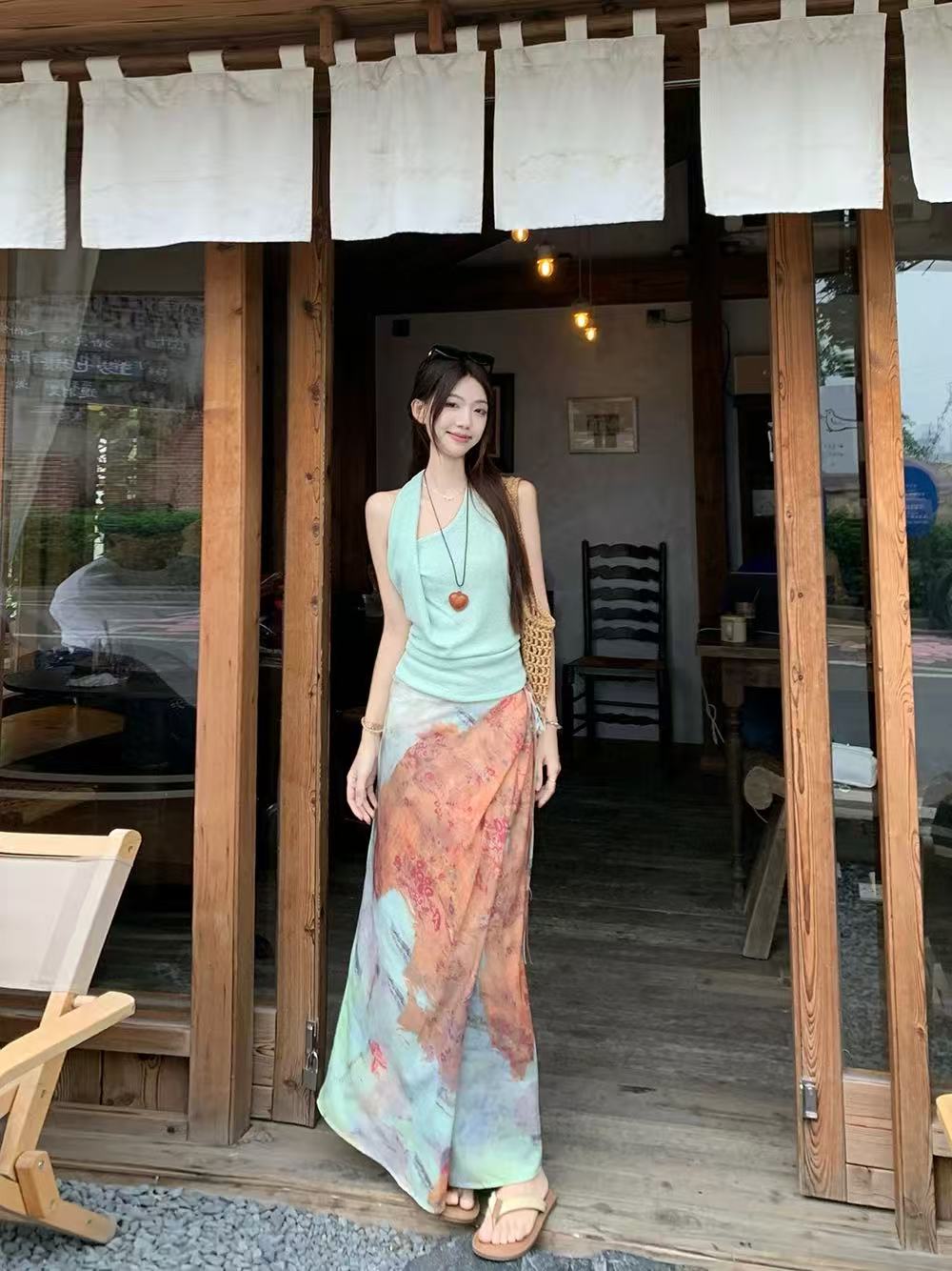섬 휴가 바람 세트 여성 여름 핫걸 행침 목 조끼 슬립 레트로 홀치기 염색 반신 스커트 롱 스커트