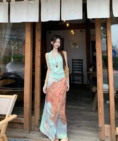 섬 휴가 바람 세트 여성 여름 핫걸 행침 목 조끼 슬립 레트로 홀치기 염색 반신 스커트 롱 스커트