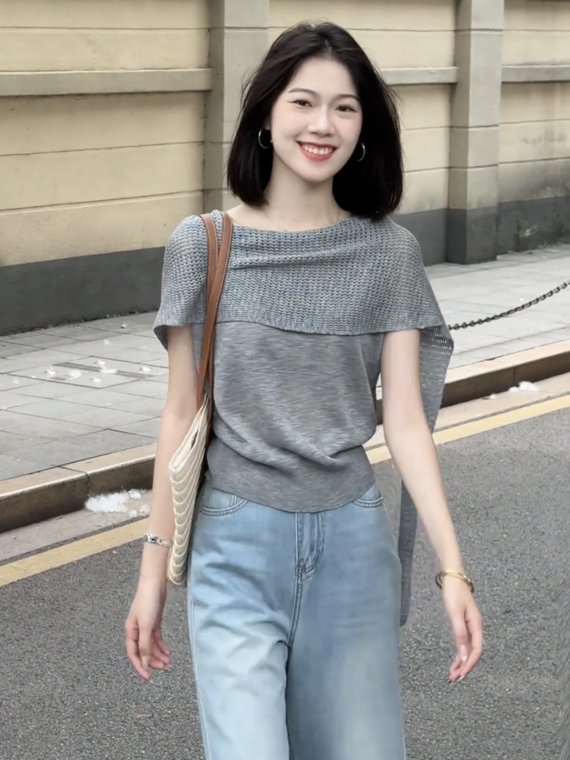 여름 고급 센스 품격 망토 숄 맨위 한 부서 회색 오프숄더 페이크 레이어드 니트 반팔 티셔츠 여성