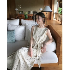 批发无袖收腰波点背心连衣<b class='q'>裙</b>女2026春夏特别漂亮掐腰<b class='q'>裙</b>子