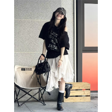 批发露肩印花T恤高腰设计荷叶边不规则半身<b class='q'>裙</b>时尚气质简约套装