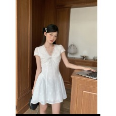 批发韩系纯欲风白蕾丝扭结镂空收腰连衣<b class='q'>裙</b>