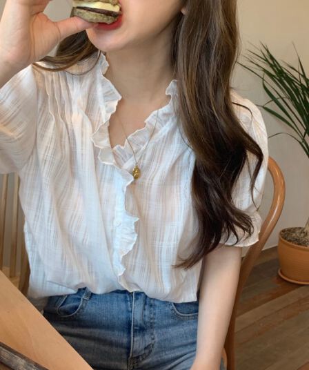 2026 새로운 디자인 센스 작은 대중 레트로 얇은 스타일 작은 청신 맨위 프랑스식 레트로 V넥 반팔 여성 셔츠 여름