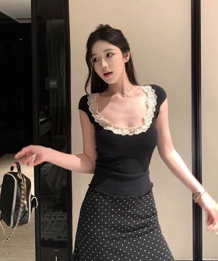 여름 몸매 가꾸기 슬림해 보이는 허리 수축 순수한 욕망 핫걸 작은 맨위 대 u 칼라 레이스 측면 반팔 티셔츠 여성