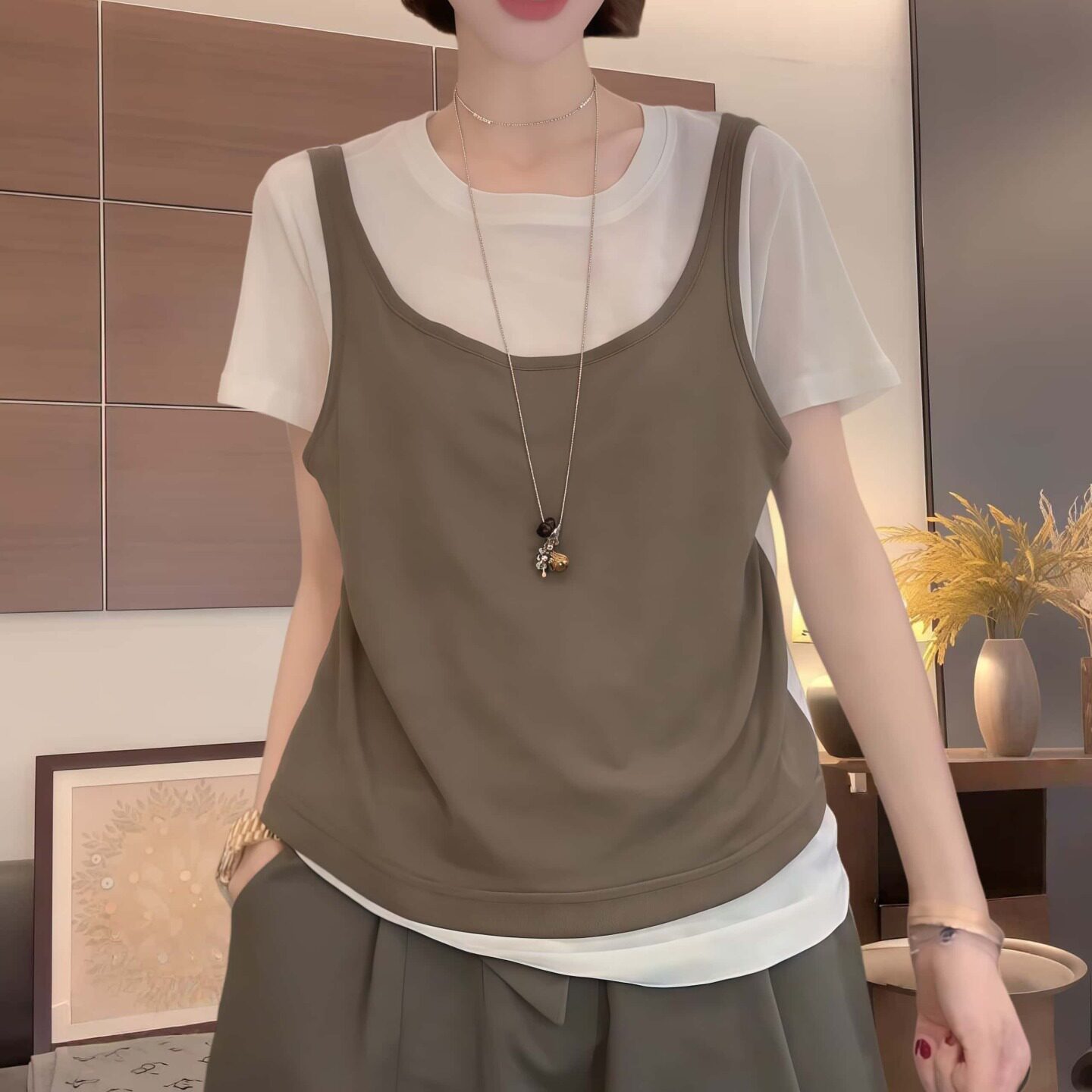 한 부서 고유 한 슈퍼 잘 생긴 페이크 레이어드 반팔 조끼 여름 폭발 패션 스택 착용 슬림해 보이는 다용도 캐주얼 맨위