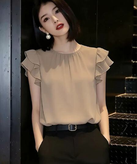 2026 여름 새로운 카키 색 라운드 넥 세련된 출퇴근 맨위 여성