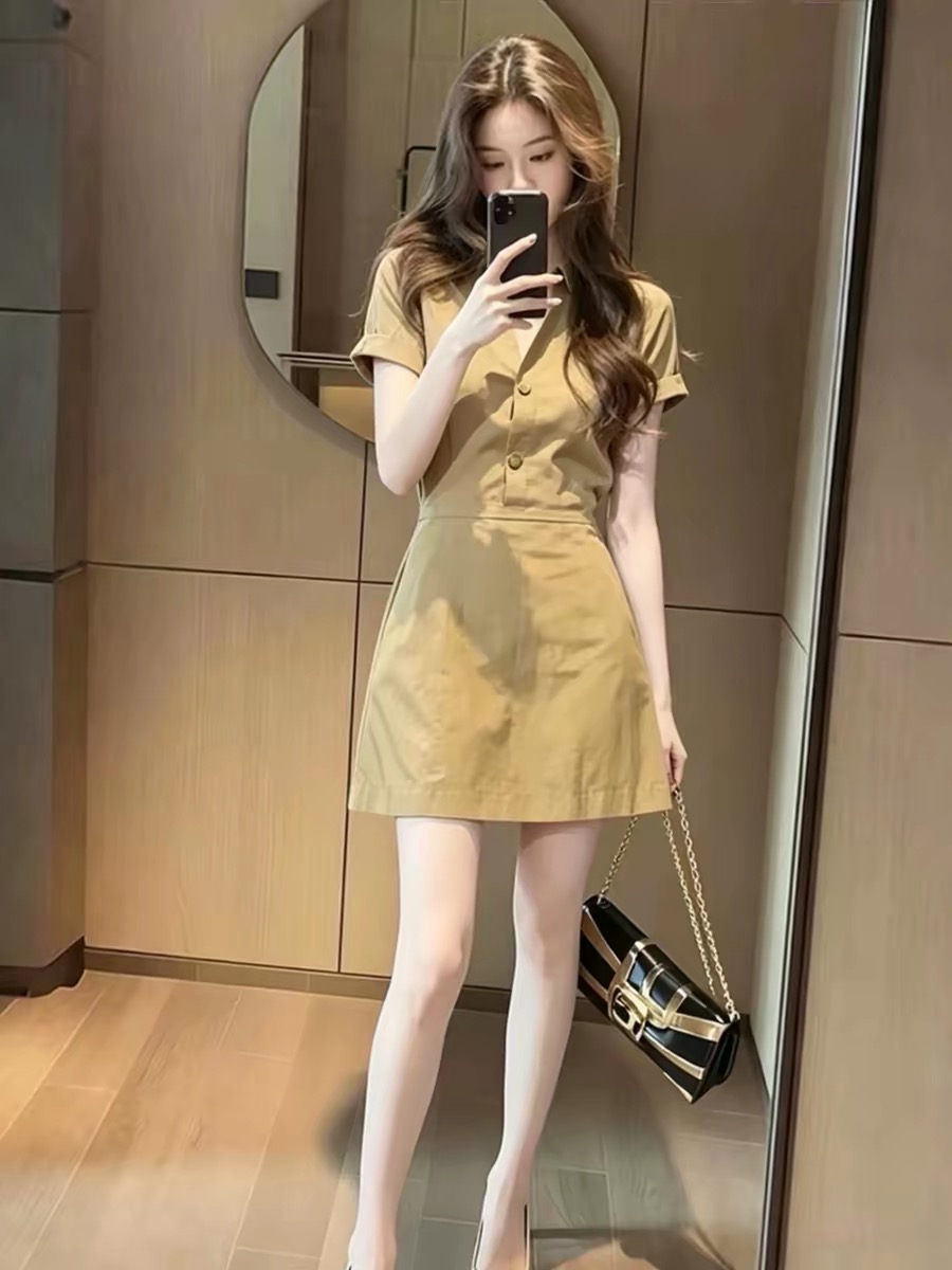 2026 여름 새로운 한국 스타일 품격 미니멀리즘 워크웨어 바람 드레스 캐주얼 출퇴근 허리 수축 한 마디 미니 스커트 여성 의류