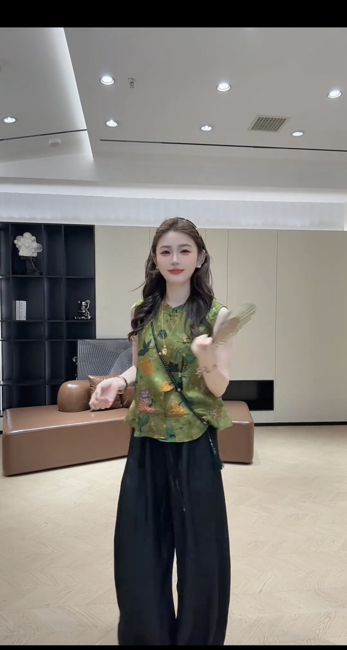여름 새로운 슬림해 보이는 단추 자카드 레트로 프릴 민소매 작은 셔츠