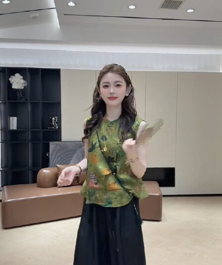 여름 새로운 슬림해 보이는 단추 자카드 레트로 프릴 민소매 작은 셔츠