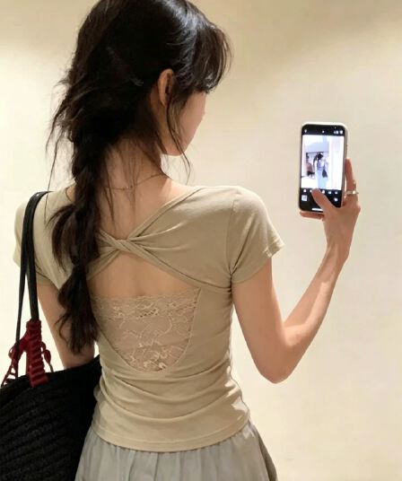 얕은 오트밀 백리스 레이스 조각 작은 대중 반팔 티셔츠 여성 2026 여름 절묘한 아름다운 슬림해 보이는 다용도 맨위