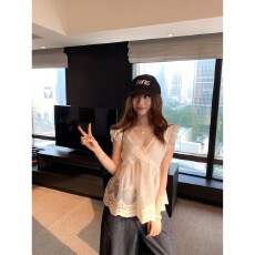 批发法式V领蕾丝上衣夏季新款露背荷叶边蕾丝<b class='q'>无袖</b>背心镂空复古气质