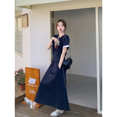 批发夏季2026年新款藏青色运动休闲短袖t恤套装<b class='q'>裙</b>女超火半身<b class='q'>裙</b>两件套