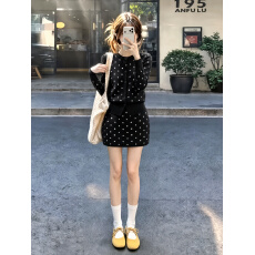 批发2026新款女法式小波点针织套装软糯圆领开衫高腰包臀<b class='q'>裙</b>气质两件套