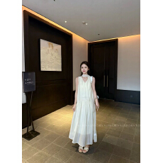 批发纯色版 莱赛尔V领飘带宽松连衣<b class='q'>裙</b>