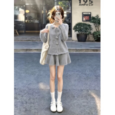 批发秋冬款立体玫瑰花温柔软糯单排扣毛衣外套+A字针织短<b class='q'>裙</b>套装两件套