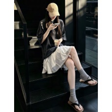 批发灰色宽松T恤女款2026夏季短袖圆领高级感miu系独特漂亮减龄上衣