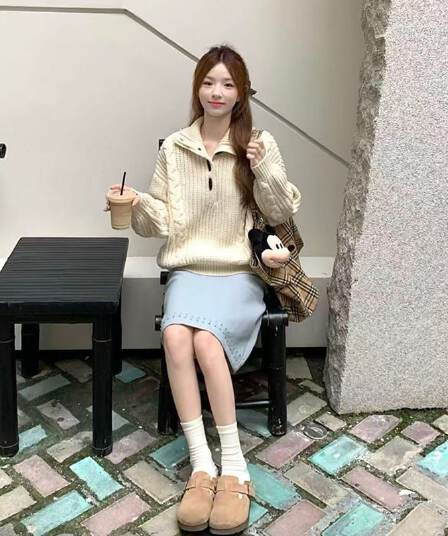 풀오버 꽈배기 소뿔 버클 스웨터 여자 가을 겨울철 두꺼운 보온 루즈핏 느긋한 바람 고급 센스 니트 스웨터 맨위