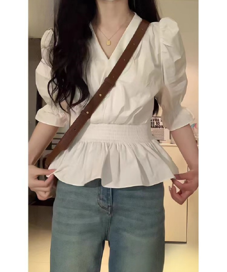 프랑스식 V넥 화이트 반팔 여성 셔츠 가을 고급 디자인 센스 작은 대중 허리 수축 인형 셔츠 거품 소매 맨위 얇은