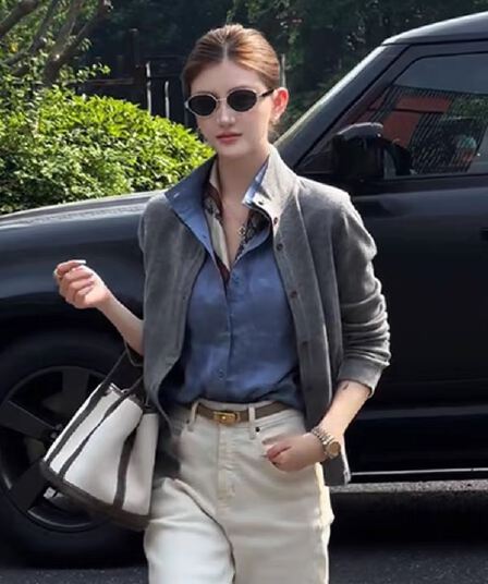 2026 가을 겨울 새로운 캐주얼 작은 대중 오래된 돈 바람 맨위 높음 지혜 센스 품격 페이크 레이어드 로얄 자매 니트 오픈 가디건 여성