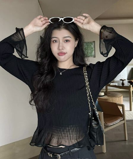검정색 프릴 망사 나팔 소매 맨위 여성 이른 가을 기본 셔츠 표지 고기 슬림해 보이는 니트 스웨터