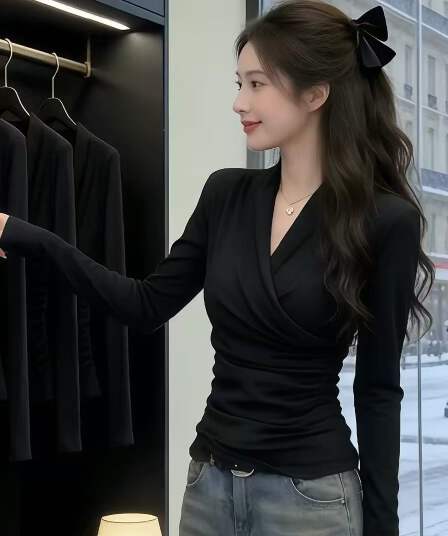 2026 가을 새로운 빛 요리 한 바람 외국 가스 디자인 센스 만나는 몸매 가꾸기 디스플레이 V넥 품격 긴팔 티셔츠 여성 의류 맨위