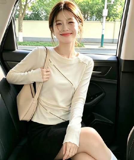 자이언트 잘 생긴 홀로우 아웃 살구 색상 긴팔 티셔츠 여성 가을 2026 새로운 디자인 센스 인사이드 가져 가라. 기본 셔츠 작은 키 맨위