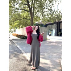 批发秋季新款纯欲风慵懒风玫红色长袖毛衣外套吊带<b class='q'>裙</b>两件套装