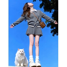 批发韩系学院风假两件上衣女2026秋冬针织开衫拼接条纹衬衫百褶<b class='q'>裙</b>套装