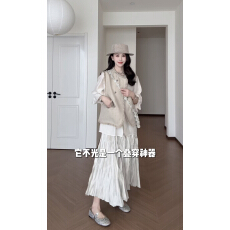 批发秋季新款绝美打褶上衣加珠光加小香马甲半身<b class='q'>裙</b>三件套装