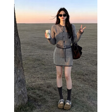 批发韩系麻花针织套装女 秋季撞色条纹圆领长袖开衫包臀半身<b class='q'>裙</b>两件套