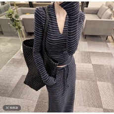 批发2026秋季新款V领长袖<b class='q'>半身</b>裙女韩版条纹收腰<b class='q'>包臀</b>裙套装