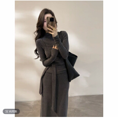 批发2026<b class='q'>秋</b>装长袖假两件半高领长裙连衣裙气质女装晚宴场合女装