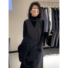 批发毛呢背心连衣裙女春秋新款高端法式复古气质v领外穿马甲背带裙子