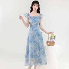 批发法式碎花仙女连衣裙夏季方领打揽温柔风设计感收腰显瘦A字裙长款